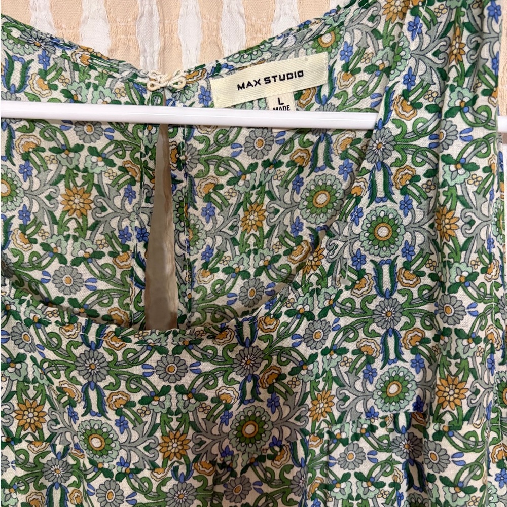 Max Studio Green Patterned Maxi Dress - Picture 2 of 4